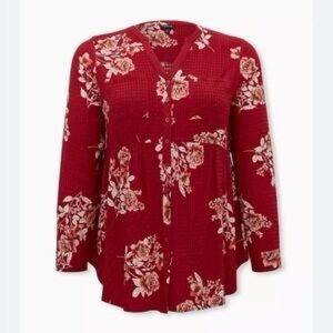 NWT Torrid 00 (M/L)  V-neck Floral long sleeved button down blouse